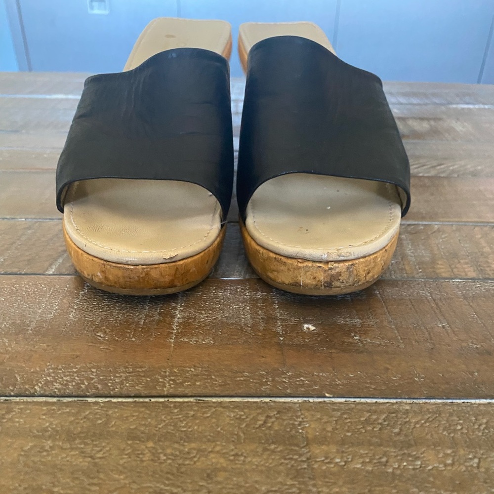 Donald J. Pliner Black Leather Slide Wedge Sandals with Tan Wood-Look Platform - Picture 3 of 9
